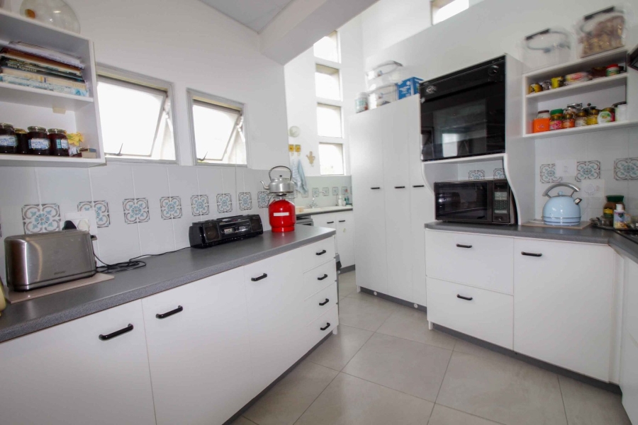 3 Bedroom Property for Sale in Wavecrest Eastern Cape